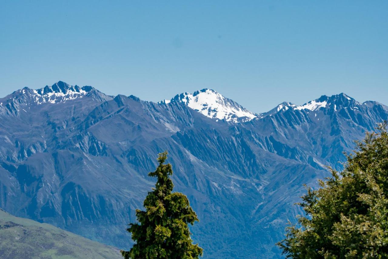 Views On Parry - Lake Hawea Holiday Home Exterior photo